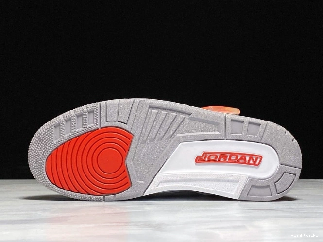 of Jordan Hall Air Retro Fame 136064-116 3 0713